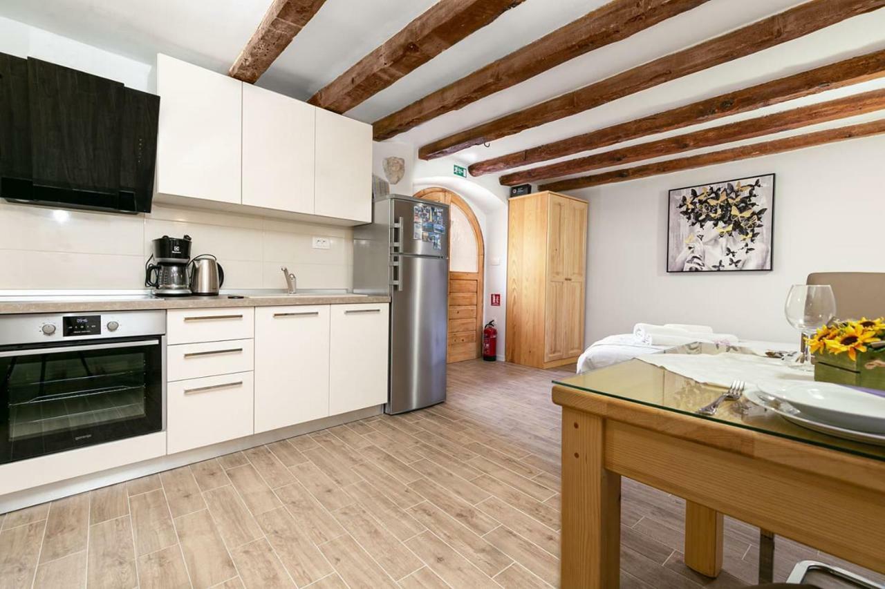 Studio Apartman Old Town Нови-Винодолски Экстерьер фото